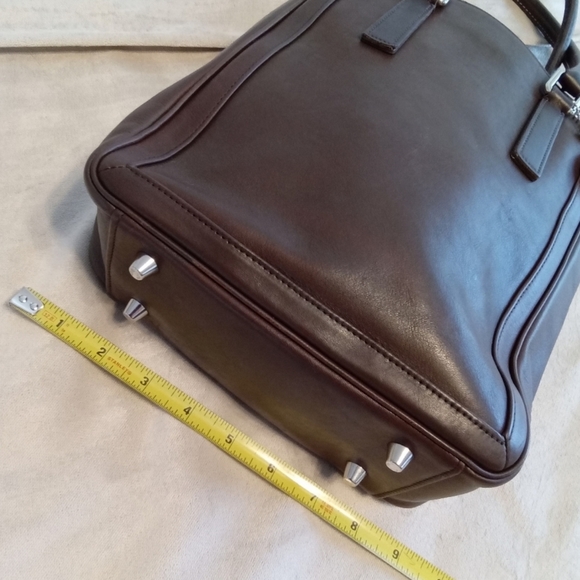 COACH LEATHER TOTE EUC 11 x 9 x 4. - Picture 5 of 7